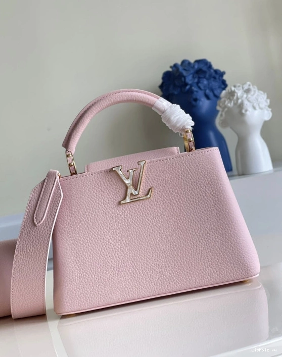 WIS CAPUCINES VUITTON LOUIS BB 1022